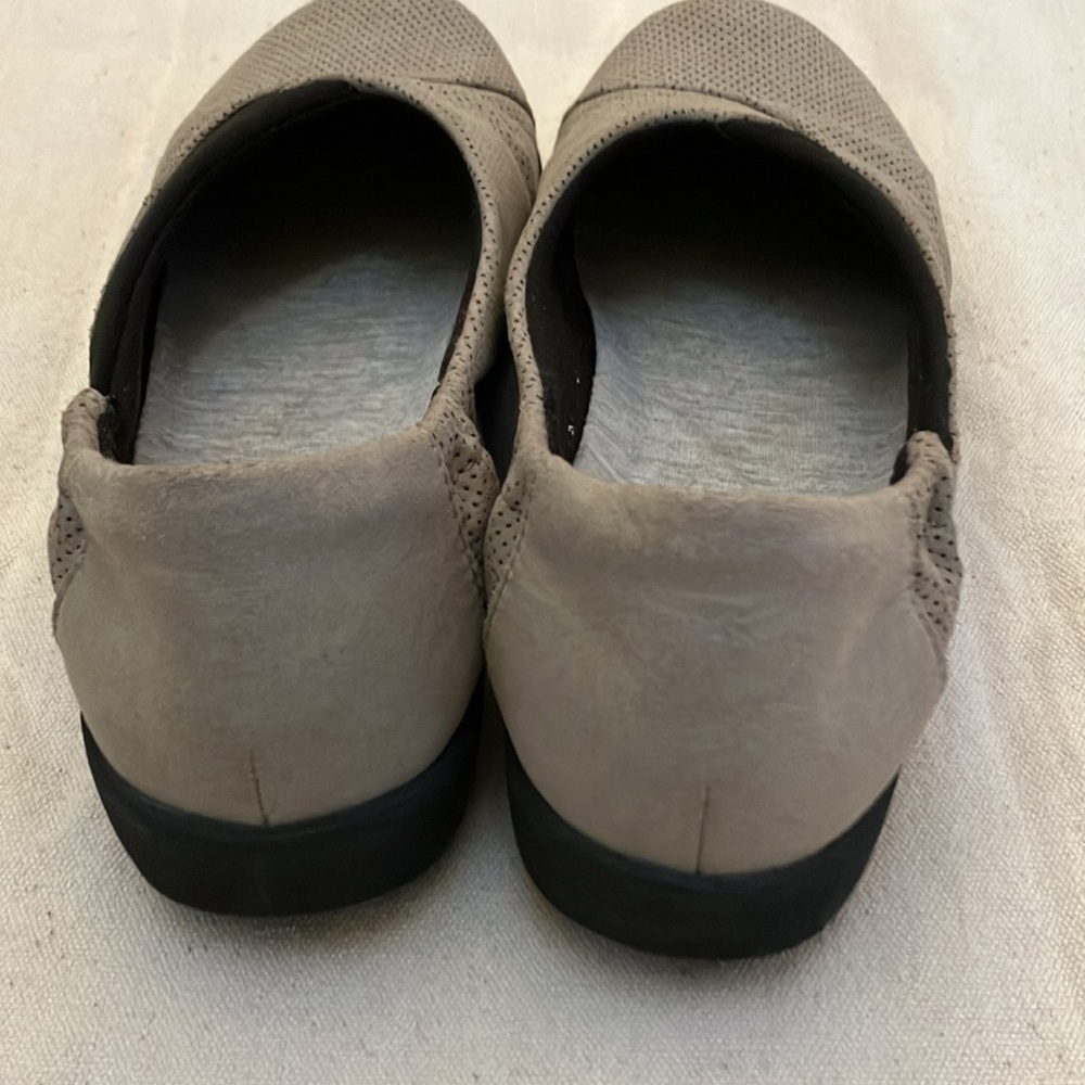 Clarks Cloudsteppers 8s Loafer. Round Toe,Elastic… - image 2